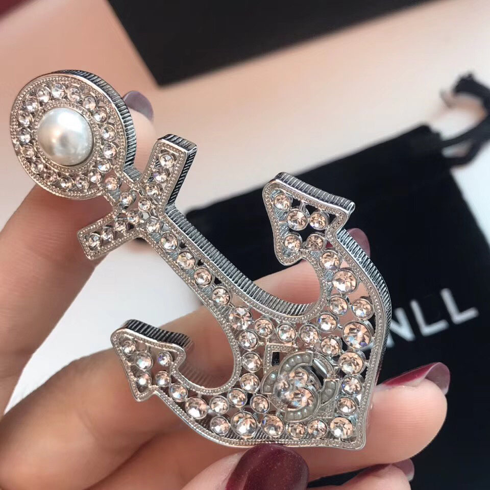Fashion Pin Crystal Broche Brooches for Women Men Wedding Lovers Gift Designer Jewelry for Bride with flannel bag