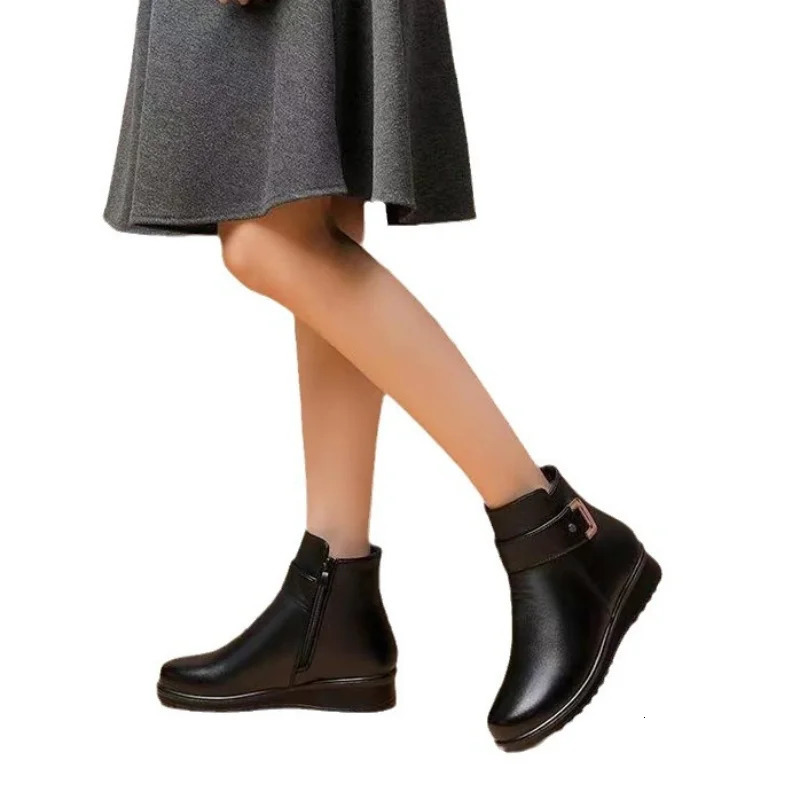 Womens ankle boots plush short tube flat bottom snow boots 2024 autumn and winter simple retro zipper warm casual cotton boots 241126