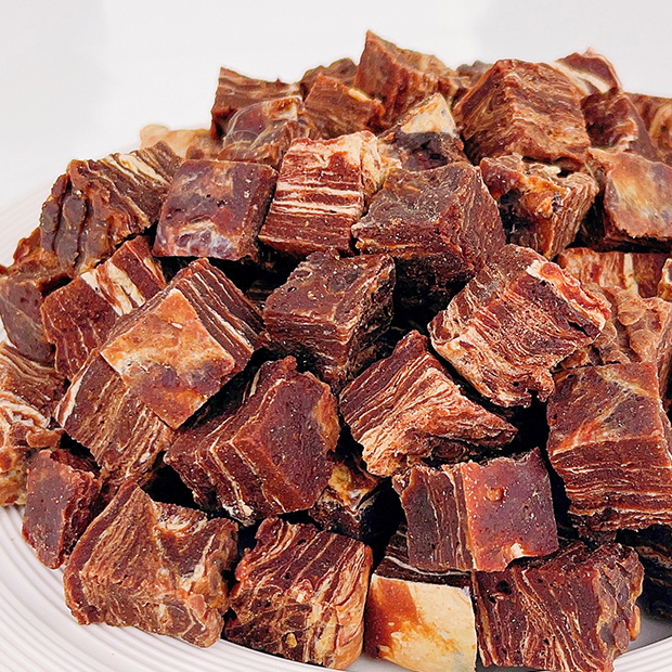 Wholesale pet dried snack dog food Dried beef cubes Dried sliced beef with snow flakes Dog treats Dog snacks