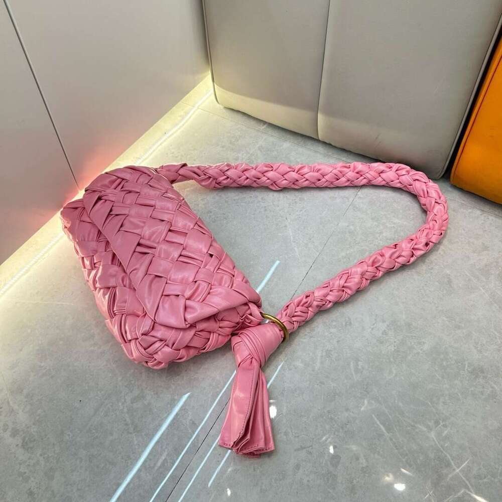2025 Autumn/Winter New Product: French High Sensitivity Oil Wax Leather Folded Tassel Craftsmanship for Weaving Crossbody Shoulder Bag