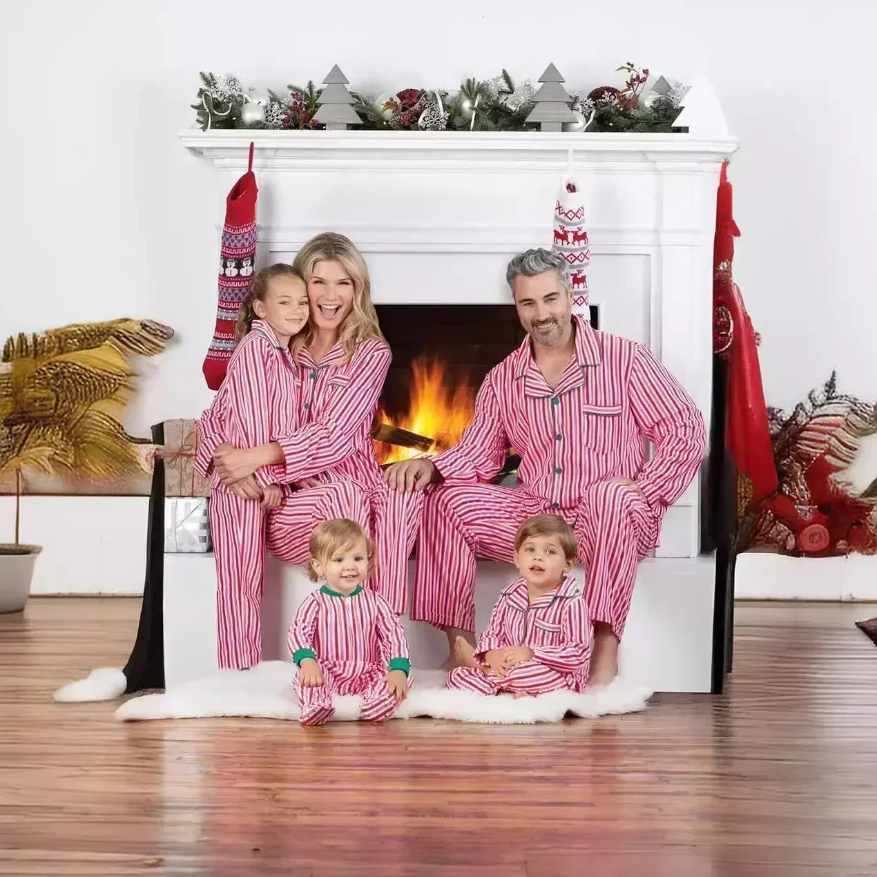 Family Christmas Pajamas Set Striped Print Mother Kids Matching Clothes Button ShirtTrousers Children Clothing Xmas Look Pijama 241126