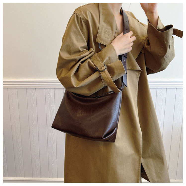 Large Capacity For Bags Handbags Women Autumn And Winter, New Niche Single Shoulder Crossbody Bag, Commuting Dumpling Bag Designer