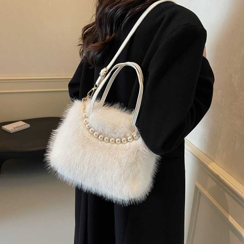 Hairy Handheld Small Bag 2024 New Fashion Pearl Small Square Bag Autumn/Winter Women's One Shoulder Crossbody Hairy Bag 241126