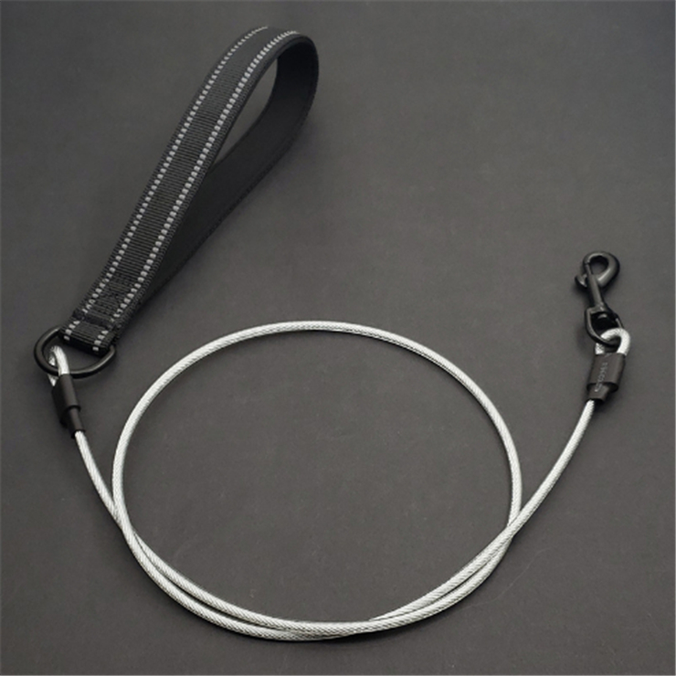 Comfortable Reflective Soft Padded Handle Chain Dog Leash Anti Chew Proof Metal Pet Leash for Medium Large Dogs