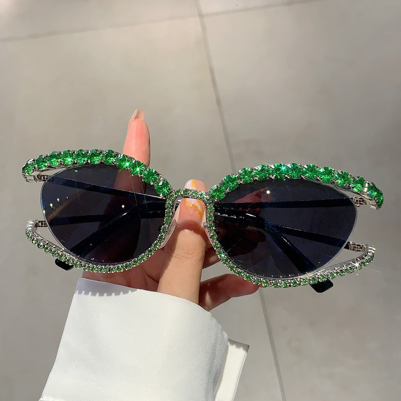 Men and women's hot personality hollowed-out cat-eye diamond sunglasses Europe and the United States ins trend street shot network red with the s