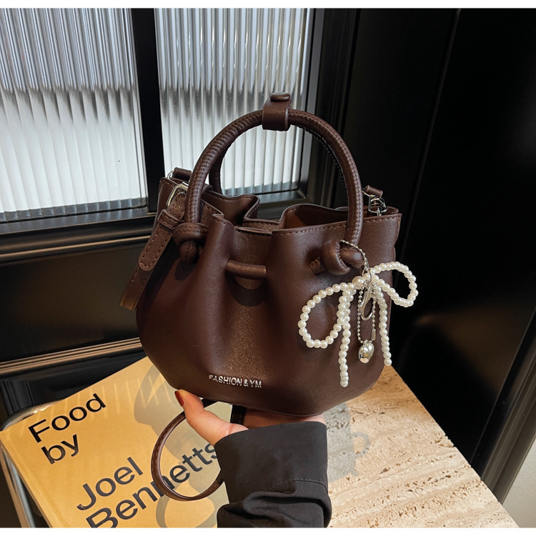 Wrinkled Small For Bags Handbags Women Fashionable Hand-held Shoulder Bag, Simple And Versatile Crossbody Commuting Bucket Bag Designer