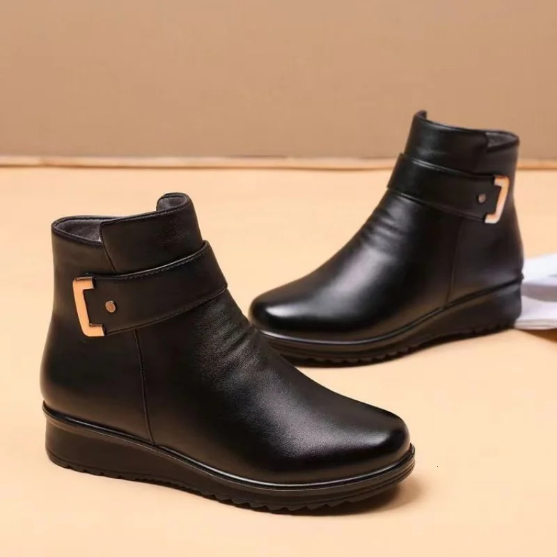 Womens ankle boots plush short tube flat bottom snow boots 2024 autumn and winter simple retro zipper warm casual cotton boots 241126