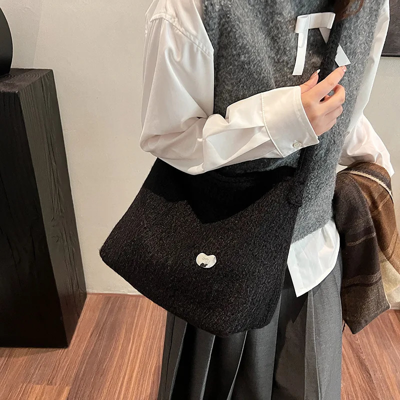 Large Capacity Woolen Bag Womens Korean Version Ins Trendy Fashion Casual Shoulder Winter 241125