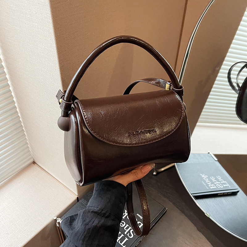 Outsourced Autumn/winter New Handheld Small Square Women's Fashion Versatile Single Shoulder Crossbody Bag