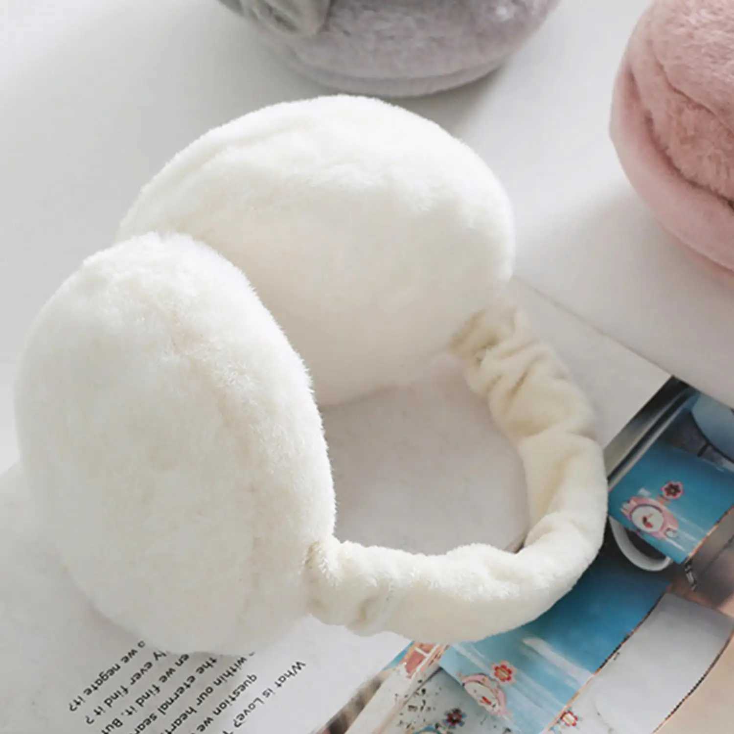 Plush Foldable Ear Muffs Autumn Winter Cold Protection Earmuffs For Women Men Fashion Ear Warmer Black White Adjustable EarflXJ241126