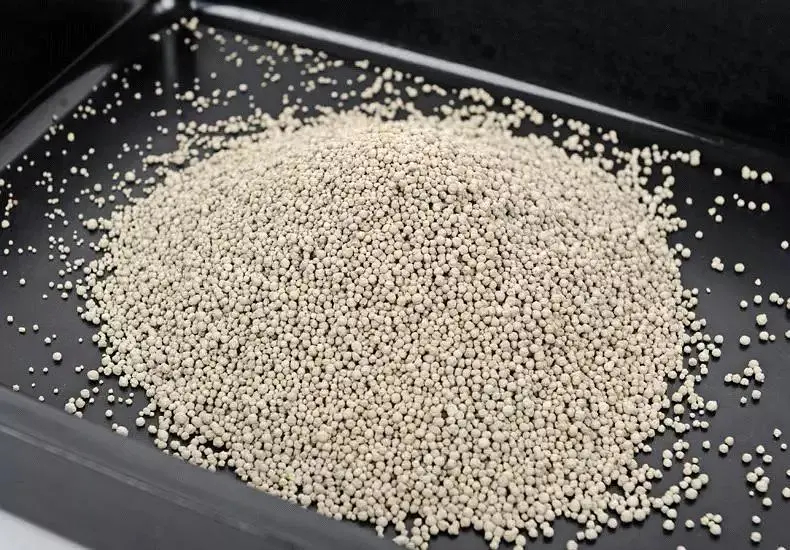 High Quality Low Dust Light Weight Natural Irregular Shape 1-2.5mm Bentonite Cat Litter