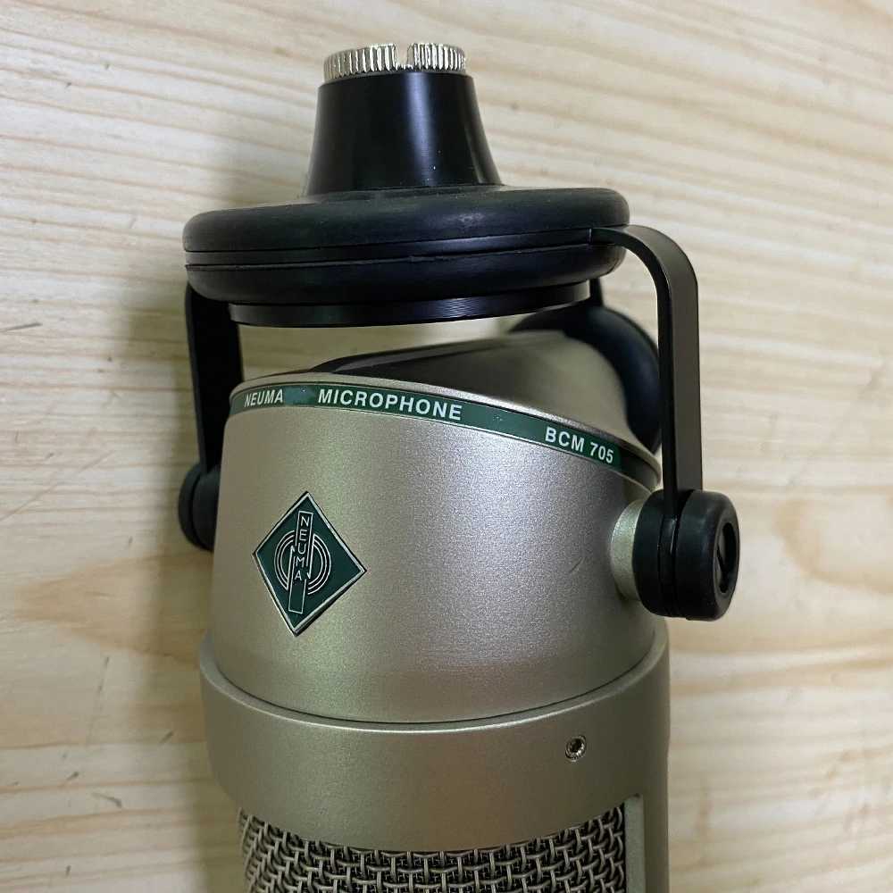 Microphones BCM 705 bcm705 classic Large Diaphragm Condenser Capsule Microphone Professional Broadcast Mic For Radio Announcers and DJ S2411261