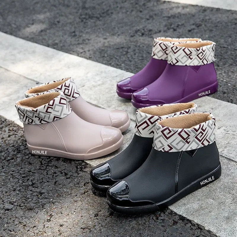 2024 womens fashionable galoshes purple warm fur line rain boots womens soft and smooth ankle boots pleated rain boots 241126