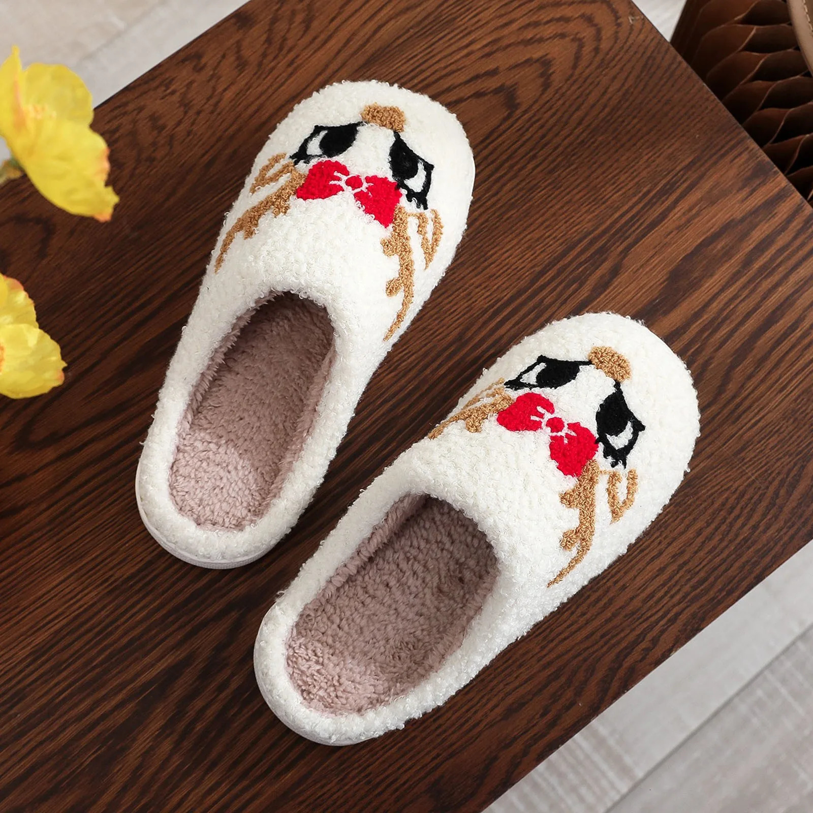 Winter Unisex Cartoon Warm Plush Slippers Christmas Cotton Slippers For Men And Women Indoor And Outdoor Warm Slippers 241126
