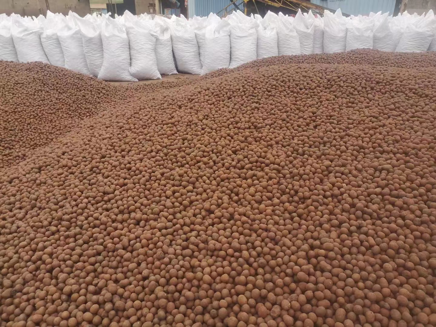 High Grade Leca Ceramsite Leca Balls Clay Pebbles 1-4mm, 4-8mm, 8-10mm, 11-14mm, 10-30mm
