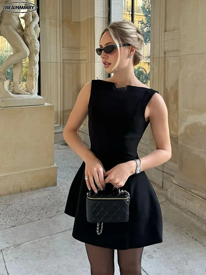 Elegant Sleeveless Backless Slim Fit Mini Dress Women Chic Round Collar Aline Short Dresses 2025 Ladies Fashion Party Gowns 241112