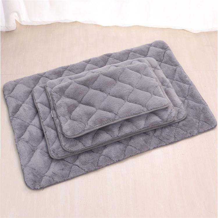 Winter Non-slip Thickened Warm Dog Cat Sleeping Comfortable Soft Fleece Fluffy Pet Bed Mat