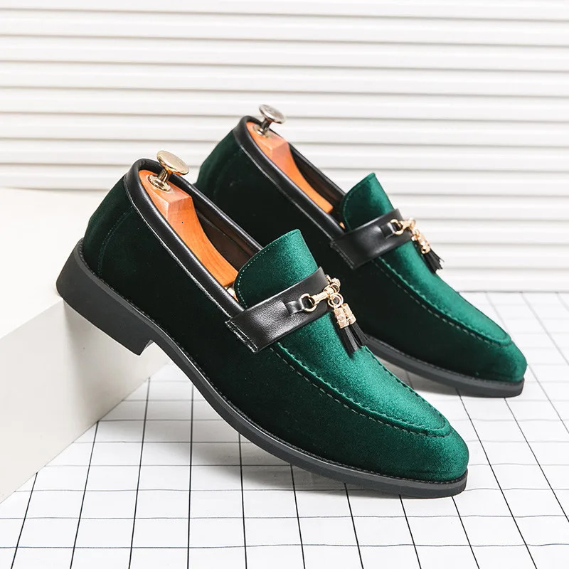 Fashion Green er Mens Dress Shoes Comfortable Pointed-Toe Leather Loafers for Men Evening Shoes Slip-on Mens Party Shoes 241126