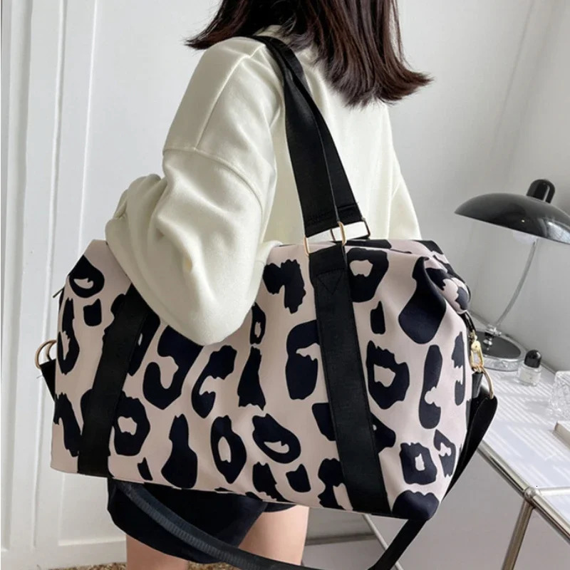 Women Travel Bags Duffle Shoulder Bag Large Multi-functional for Girls Female Big Capacity Sports Storage Fitness Handbag 241114