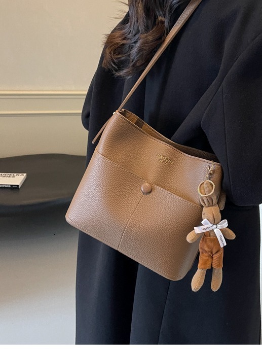 This Year's Popular Bags Are Versatile For Women In Autumn And Winter, New Fashionable Single Shoulder Crossbody Bag, Bucket Bag Designer Handbag