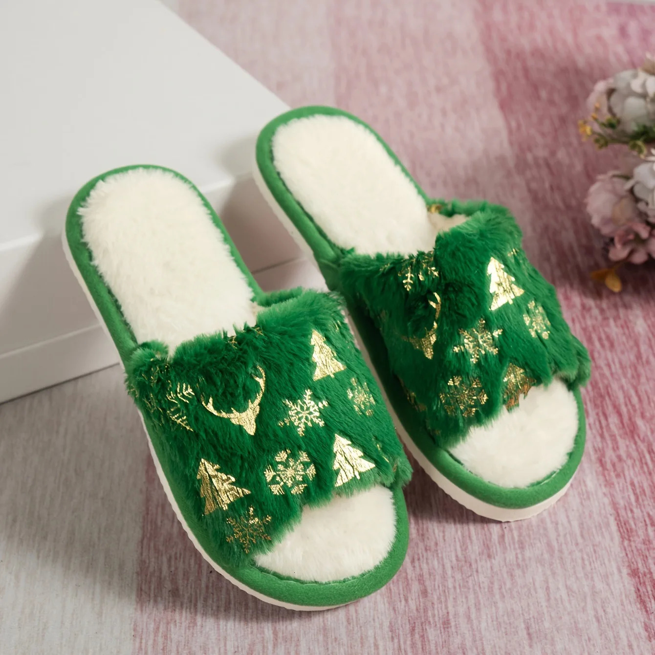 Christmas Style White Fluffy Slippers Women 2024 Winter Warm Flat Heels Home Fur Slippers Woman Non Slip Cotton House Shoes 241126