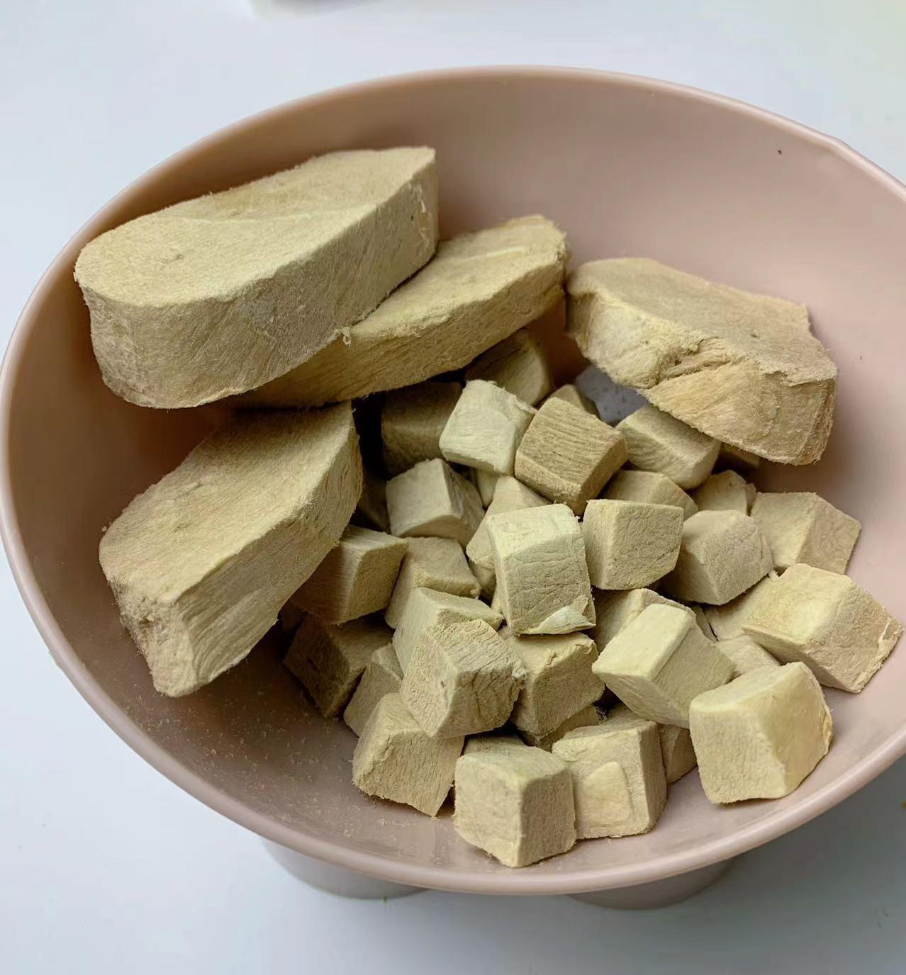 Wholesale 100% Original Natural Freeze-Dried Dehydrated Duck Chicken Salmon Cube Pure Meat Health Pet Food Frozen Treats Snacks