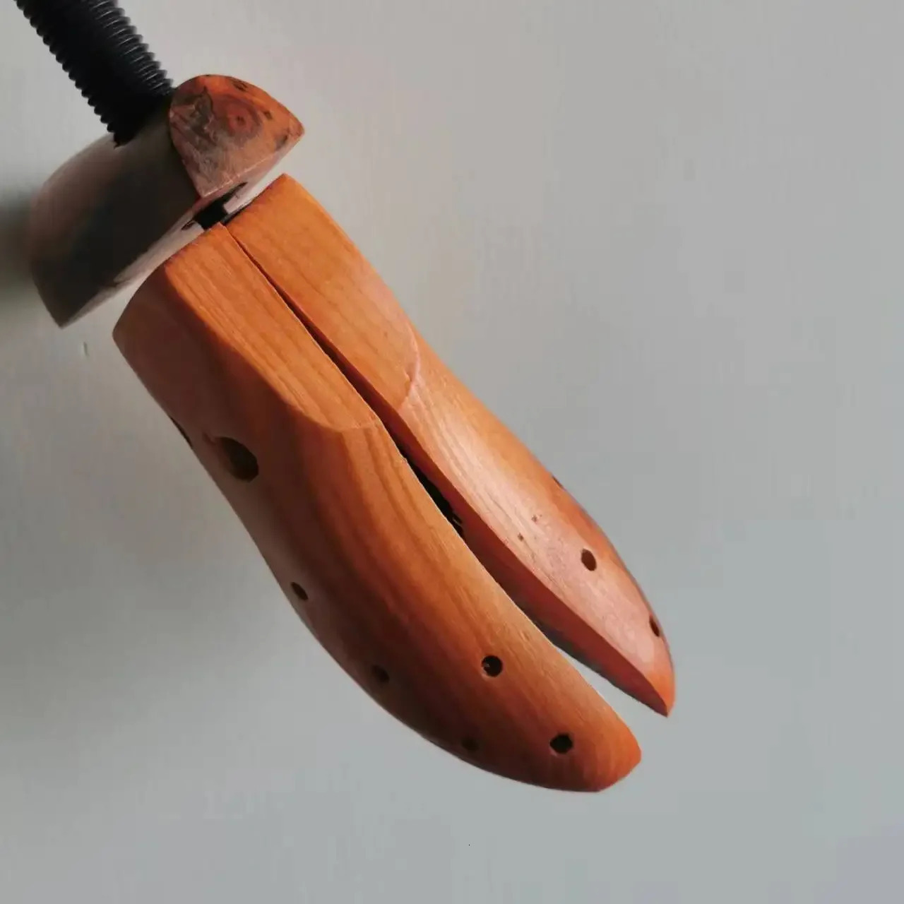 1 loose shoe extender brown solid wood shoe sandal 241126