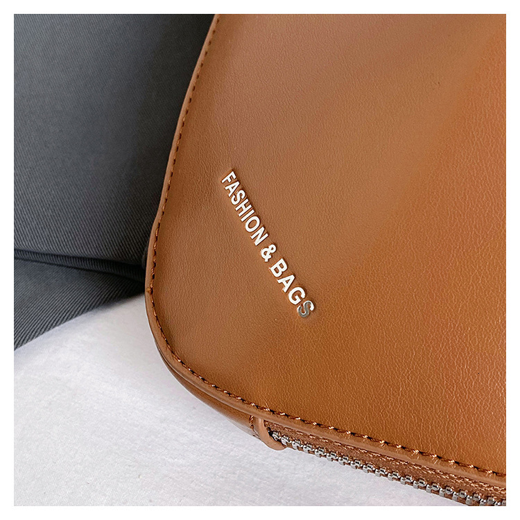 Designer Internet Famous Love Small Summer Versatile Stylish Women Crossbody Bags Commuting High-end Sense Niche Shoulder Bags