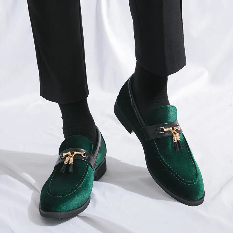 Fashion Green er Mens Dress Shoes Comfortable Pointed-Toe Leather Loafers for Men Evening Shoes Slip-on Mens Party Shoes 241126
