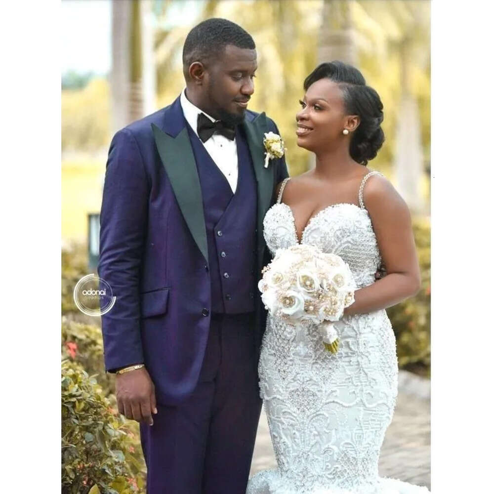Full Mermaid African Dresses Lace Spaghetti Straps Applique Beaded Sweep Train Wedding Dress Bridal Gowns Plus Size Bc