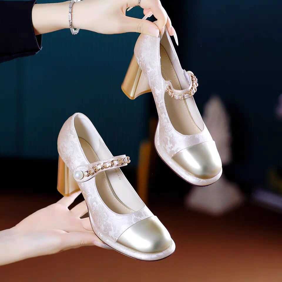 Shallow mouth coarse single order shoes for women the spring of new Chinese color blocked womens shoes one piece Mary Jane square toe high heeled shoe