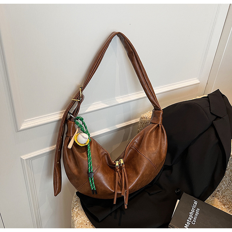 Outdoor High-end Texture For Women, Large Capacity New Autumn And Winter Design, Crossbody Bag, Dumpling Bag Designer Bags Handbags Women