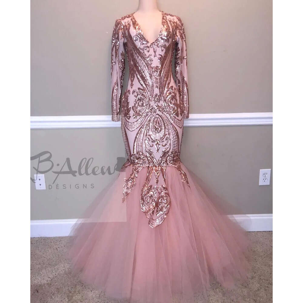Long Sleeves Pink Tulle Light Mermaid Prom Dresses V Neck Sequins Lace Applique Top Floor Length Formal Party Evening Gowns Bc
