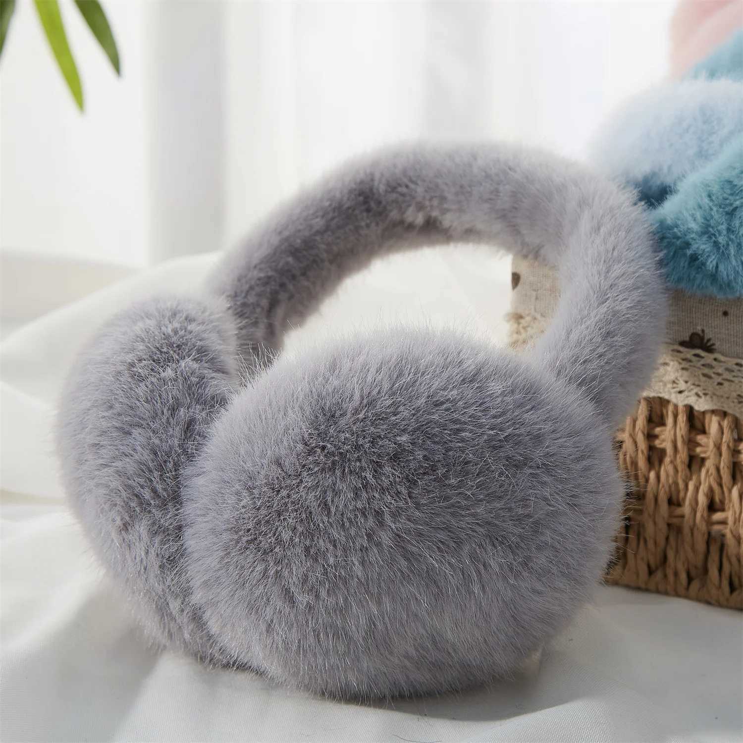 Anjj New Grey Foldable Earmuffs Fashion Cute High Quality Plush Thermal Earmuffs for Woman Man Christmas PresentXJ241126