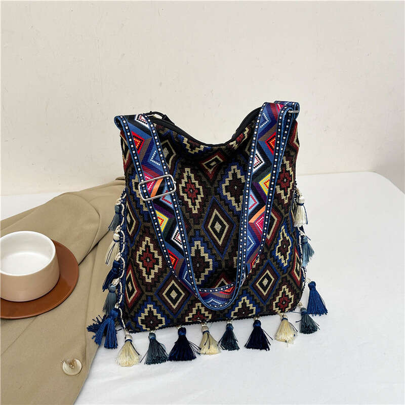 Large capacity Bohemian tassel 2024 new ethnic style hand-held tote ins single shoulder crossbody bag