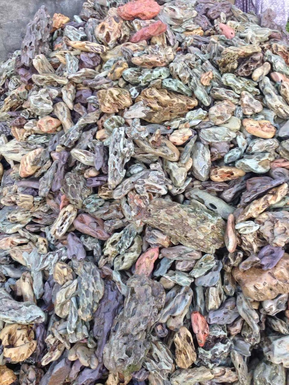 Natural River Dragon Stone Rock Carefully Selected Mixed Sizes, Decorative Aquarium Rocks, Aquarium Stones for Fish Tank