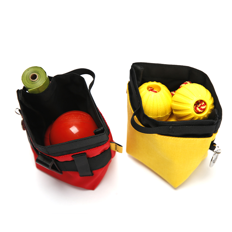 Custom Logo Reusable Dog Walking Treat Pouch Magnetic Closure Cat Silicone Snack Bag For Pet