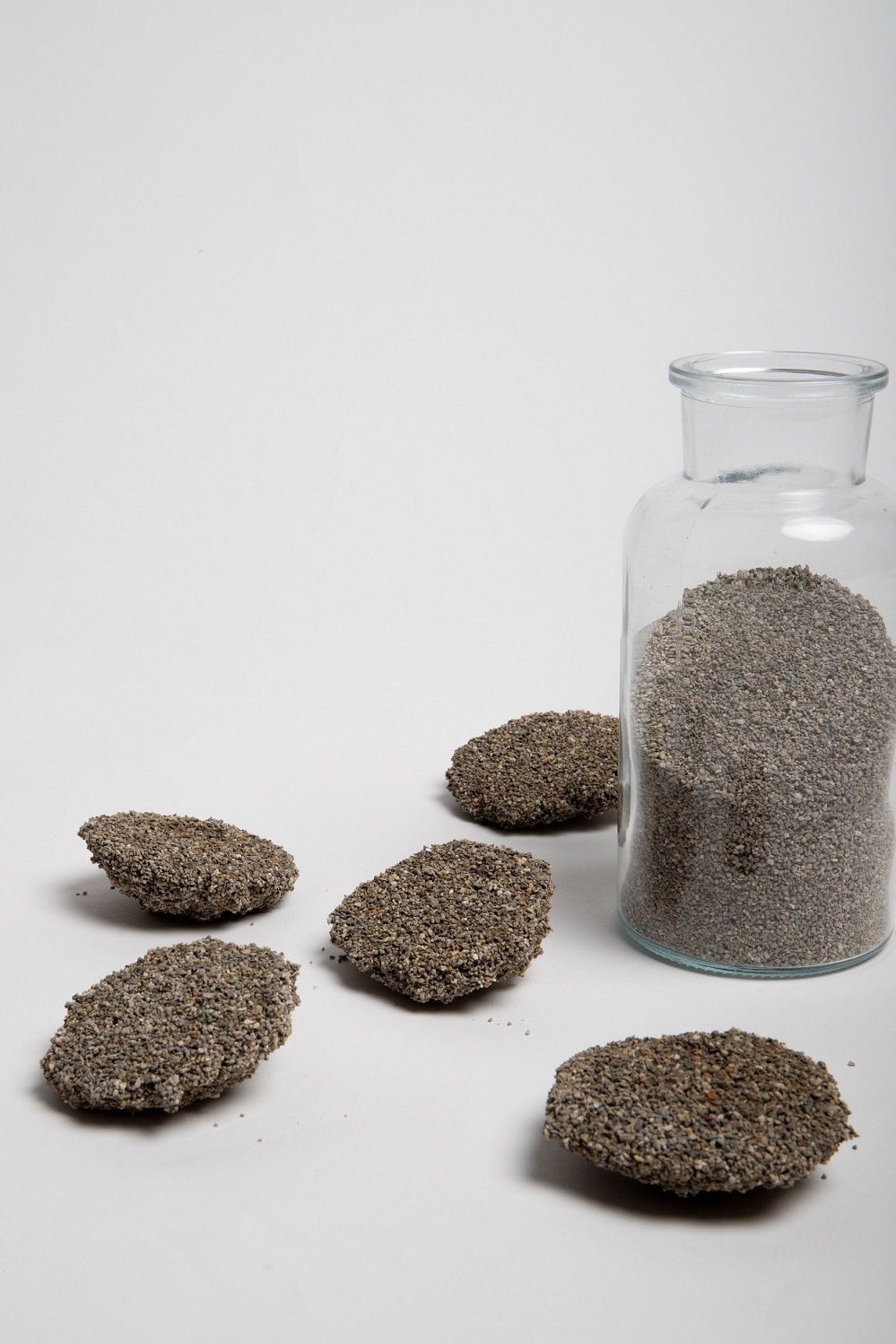 Hot Selling mineral sand cat litter factory supplier ODM /OEM Bentonite Tofu broken cat litter