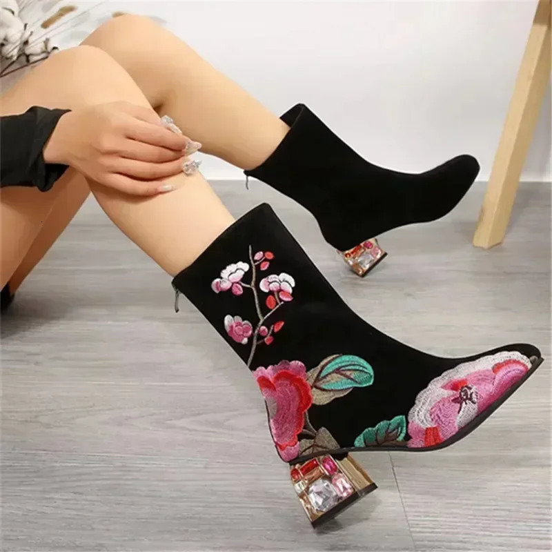 Womens floral embroidered ankle boots winter fashion colorful rhinestone square high heels zipper motorcycle boots retro shoes 241126