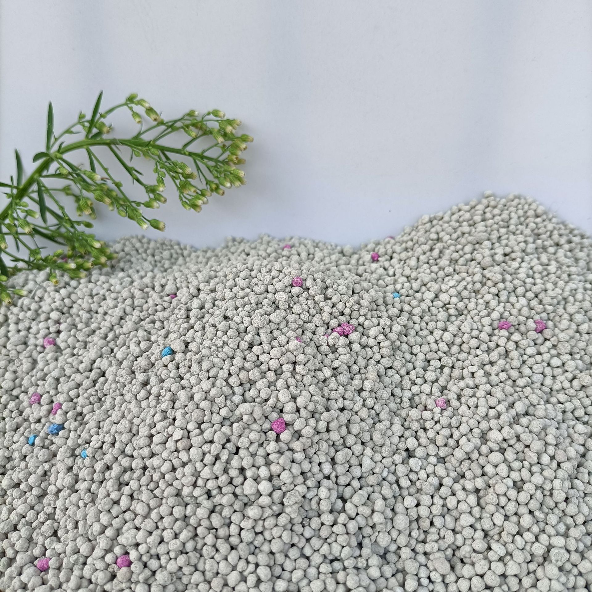 Factory Direct Sale Pumice Cat Sand Unite And Consolidate No Stick Bottom Haoao Ball Sand Cat Litter