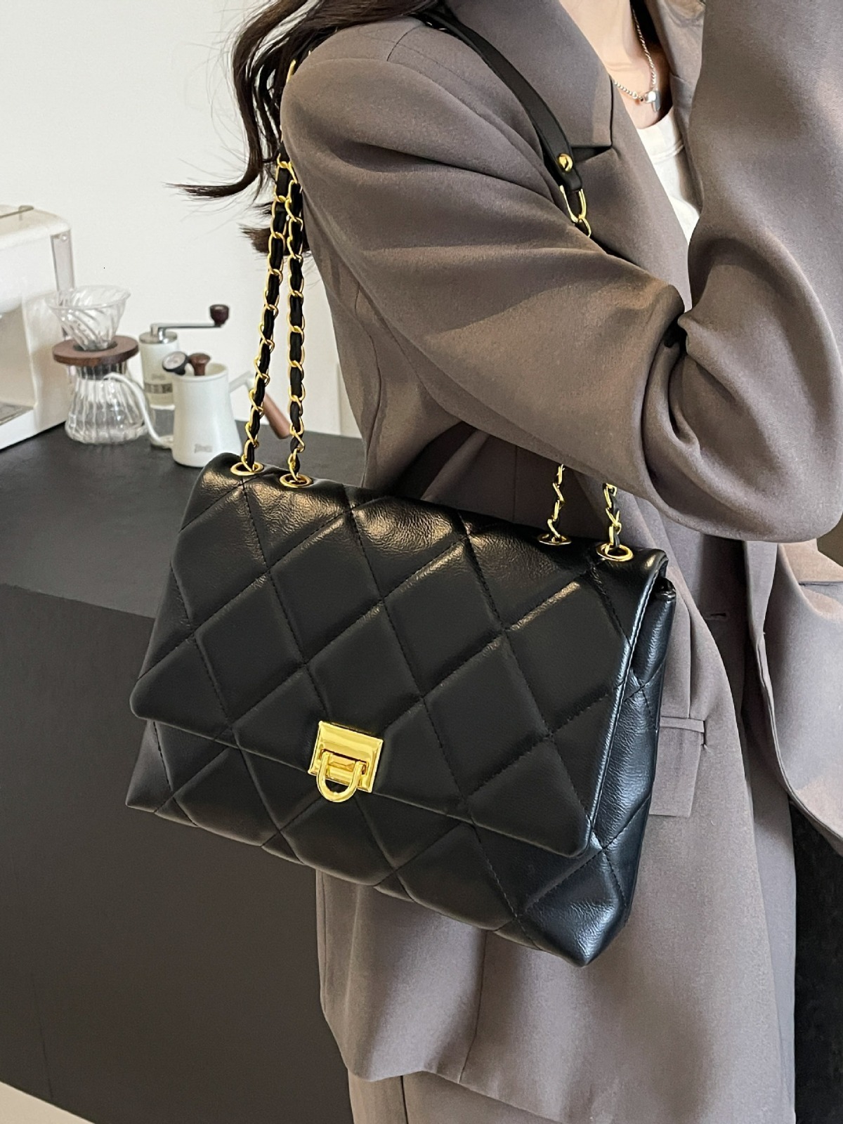 Lingge Chain Small Fragrant New Women's Fashion Crossbody With Western Style Buckle Single Shoulder Underarm Bag Designer Bags Handbags Women