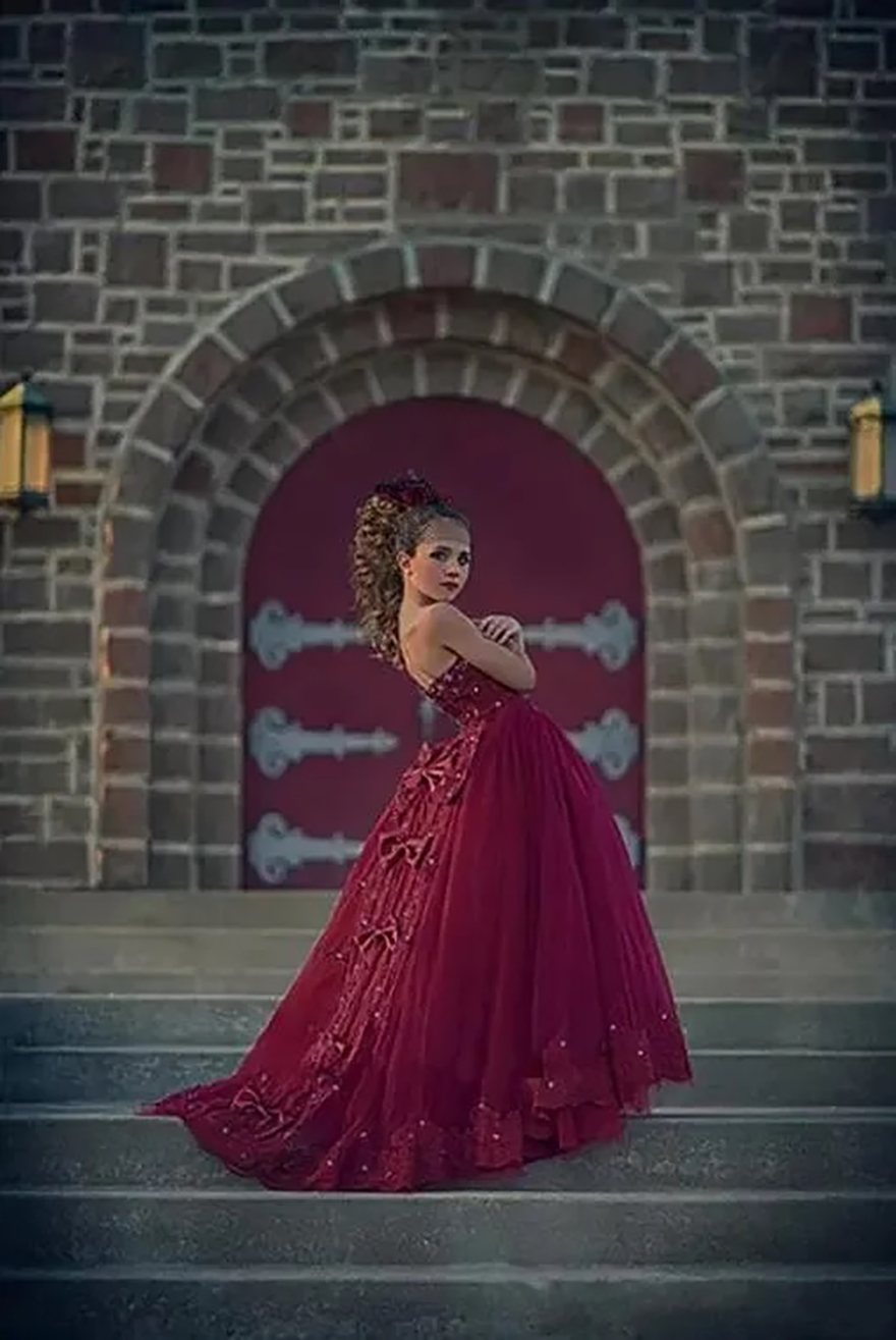 Bury Crystals Beaded Girls Pageant Dresses Spaghetti Straps Tulle Long Formal Kids First Communion Gowns Lace Appliqued