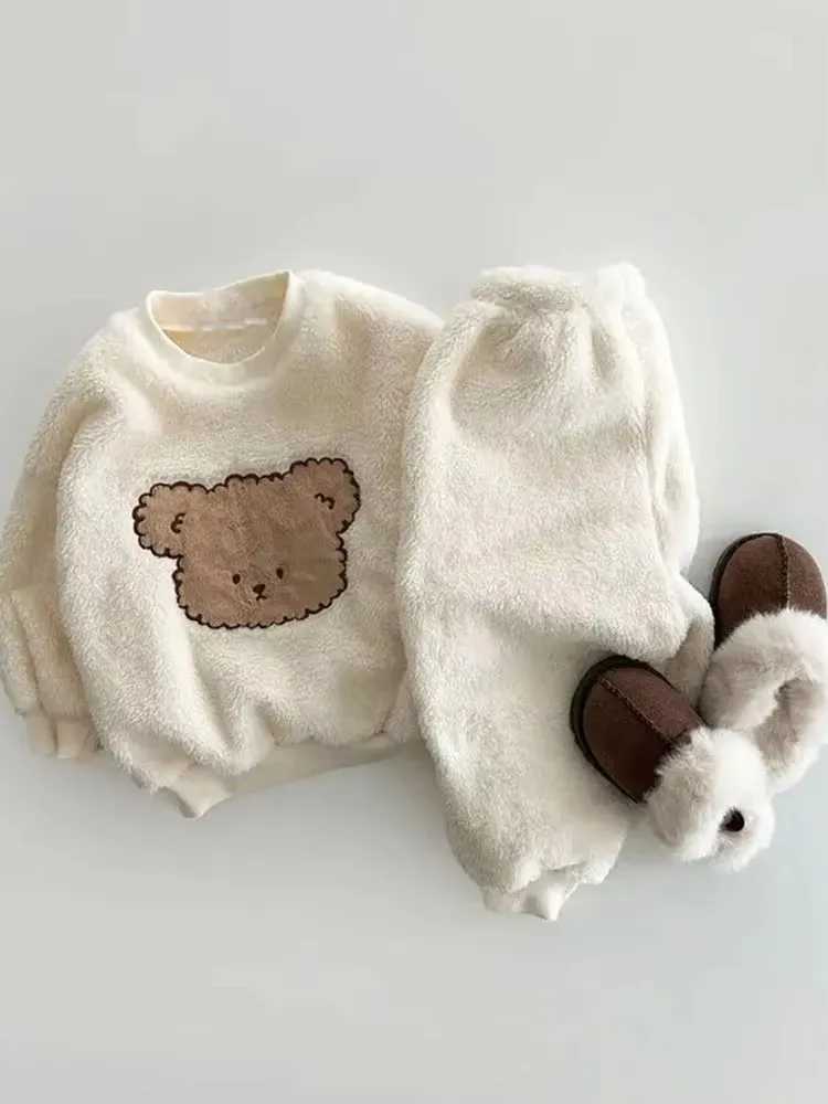 Clothing Sets 2024 new baby autumn and winter cartoon plush two-piece set male and female baby warm outing set bear cute T Z 2 4 6 8 H241126