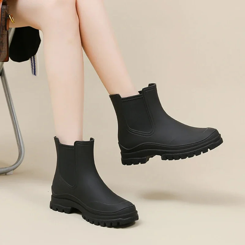 Womens Garden Rain Boots Galoshes Waterproof and Comfortable Chelsea Rain Boots Womens Non slip Fishing Boots Oil proof Rain Shoes 241126