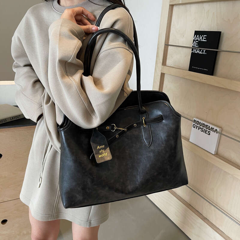 Ladies Large capacity commuting for women 2024 new fashionable casual tote bag, niche trend versatile shoulder bag