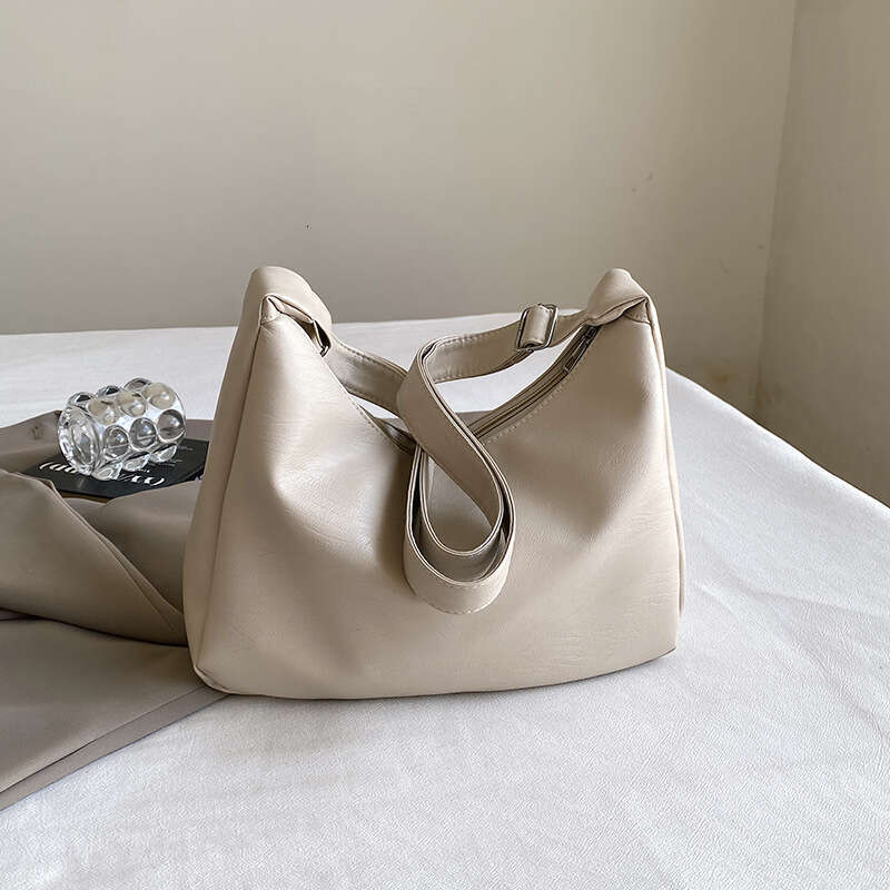 2024 new urban minimalist popular autumn and winter stylish large capacity women's crossbody fashionable single shoulder bag