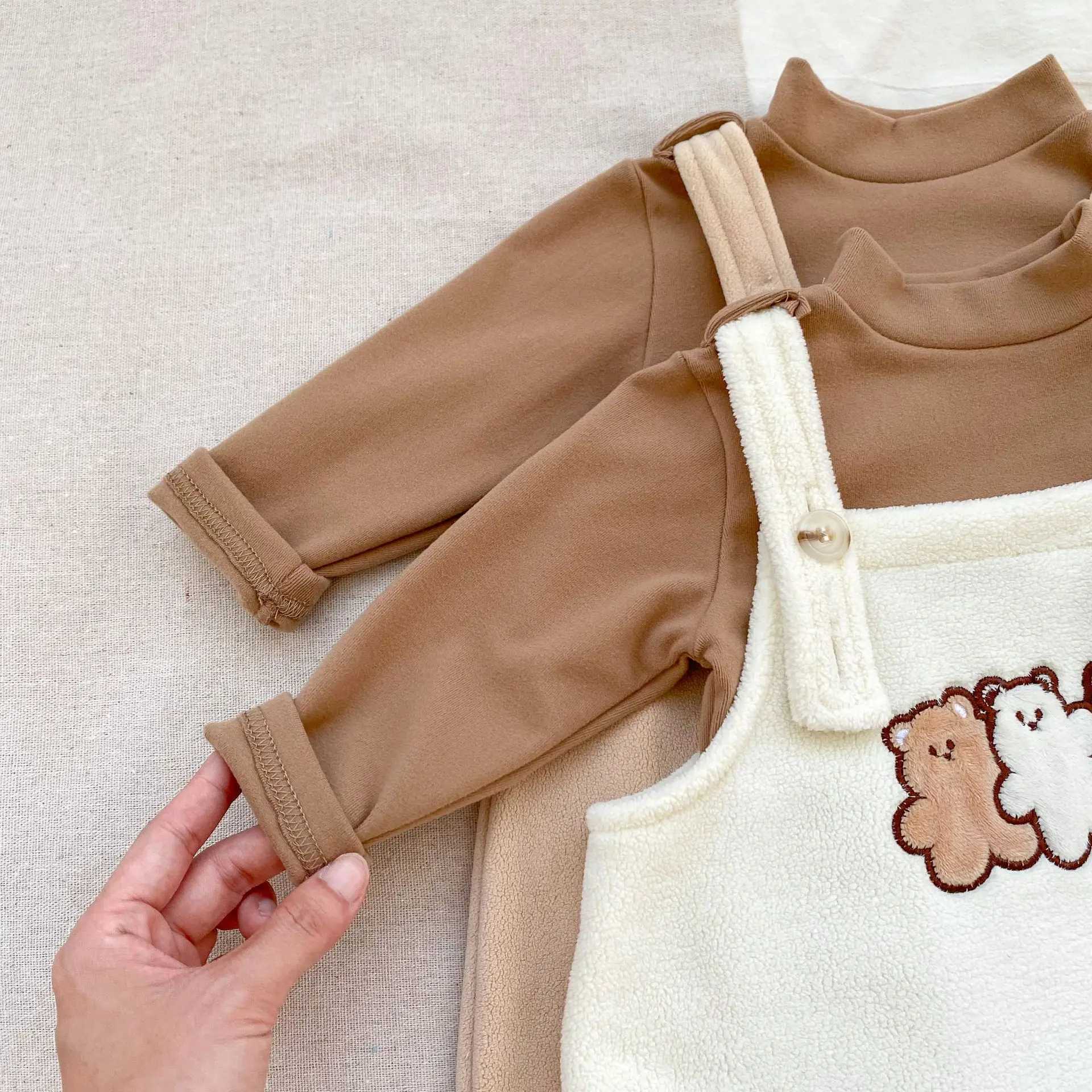 Clothing Sets 2024 Autumn Winter Baby Boys 2PCS Clothes Set Cotton Solid Tops Fleece Cartoon Suspender Pants Suit Toddler Boys Outfits H241126