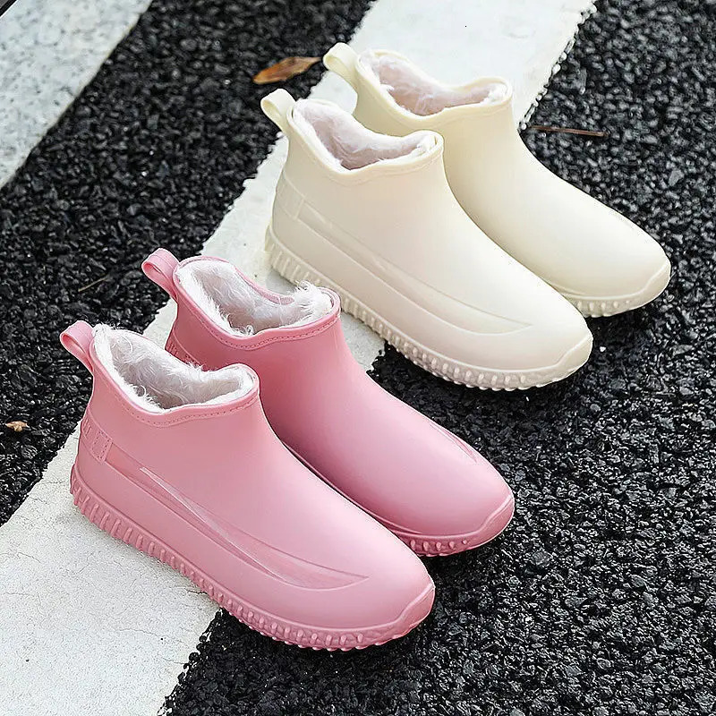 Fashionable and warm womens galoshes ankle rain boots anti slip and waterproof shoes womens winter woolen rain boots womens rubber boots 241126