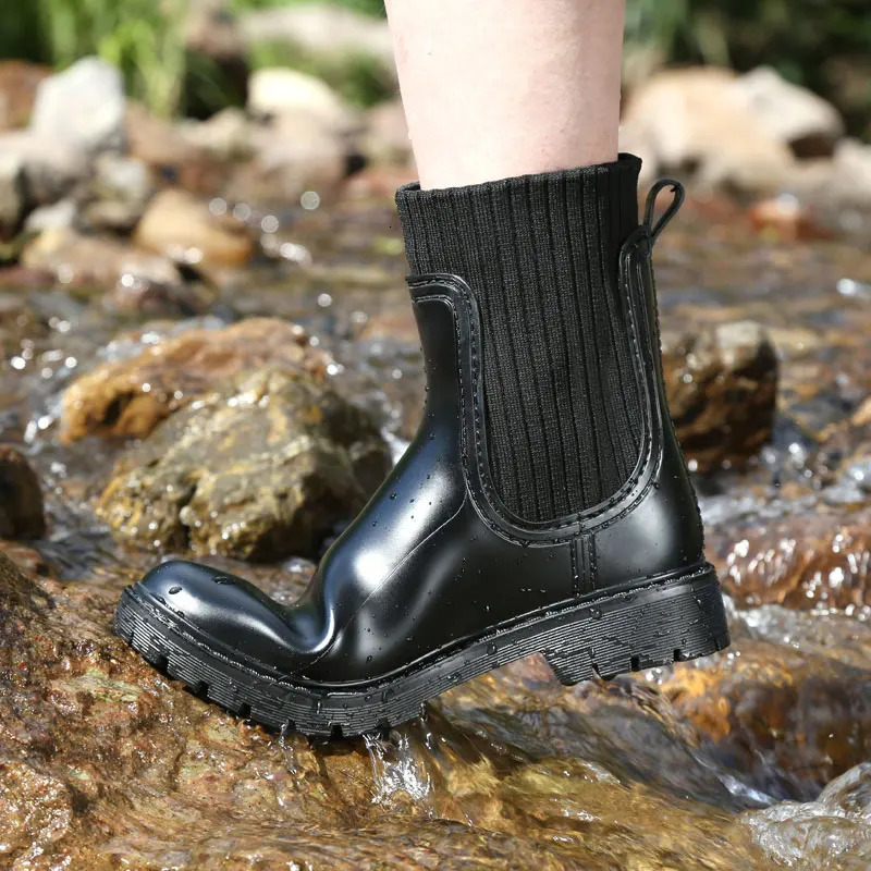 High quality rubber rain boots casual flight weaving tight fitting waterproof womens rain boots womens adult rain boots 241126