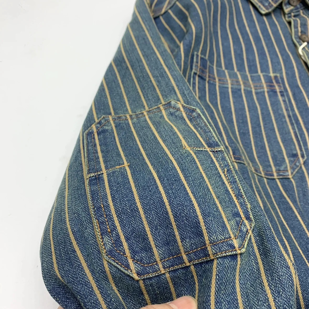 Heavy duty washed denim mens shirt vintage spring and autumn 100% pure cotton vertical striped mens long sleeved jeans jacket loose work clothes 24112